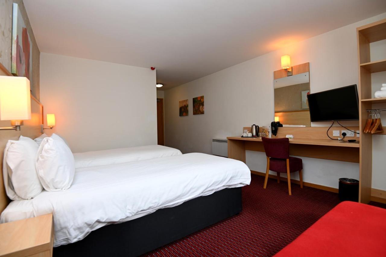 Meadow Farm Redditch By Marstons Inns Εξωτερικό φωτογραφία