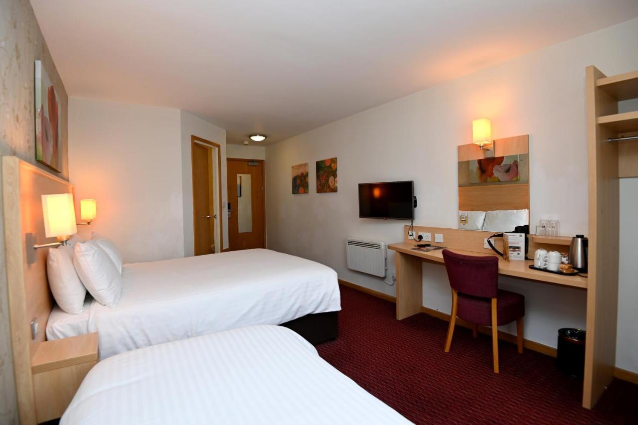 Meadow Farm Redditch By Marstons Inns Εξωτερικό φωτογραφία
