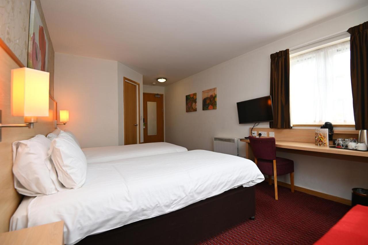 Meadow Farm Redditch By Marstons Inns Εξωτερικό φωτογραφία