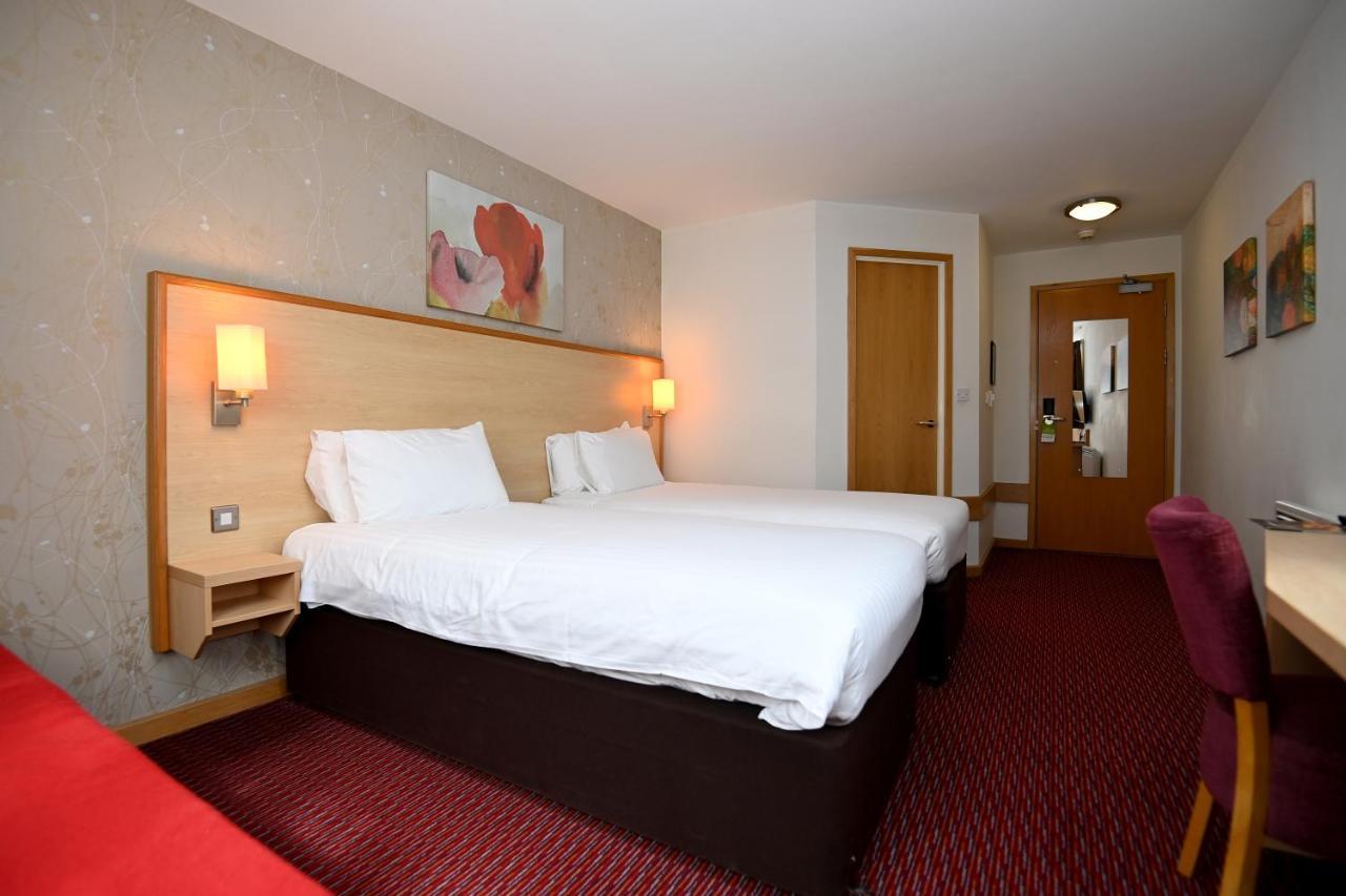 Meadow Farm Redditch By Marstons Inns Εξωτερικό φωτογραφία